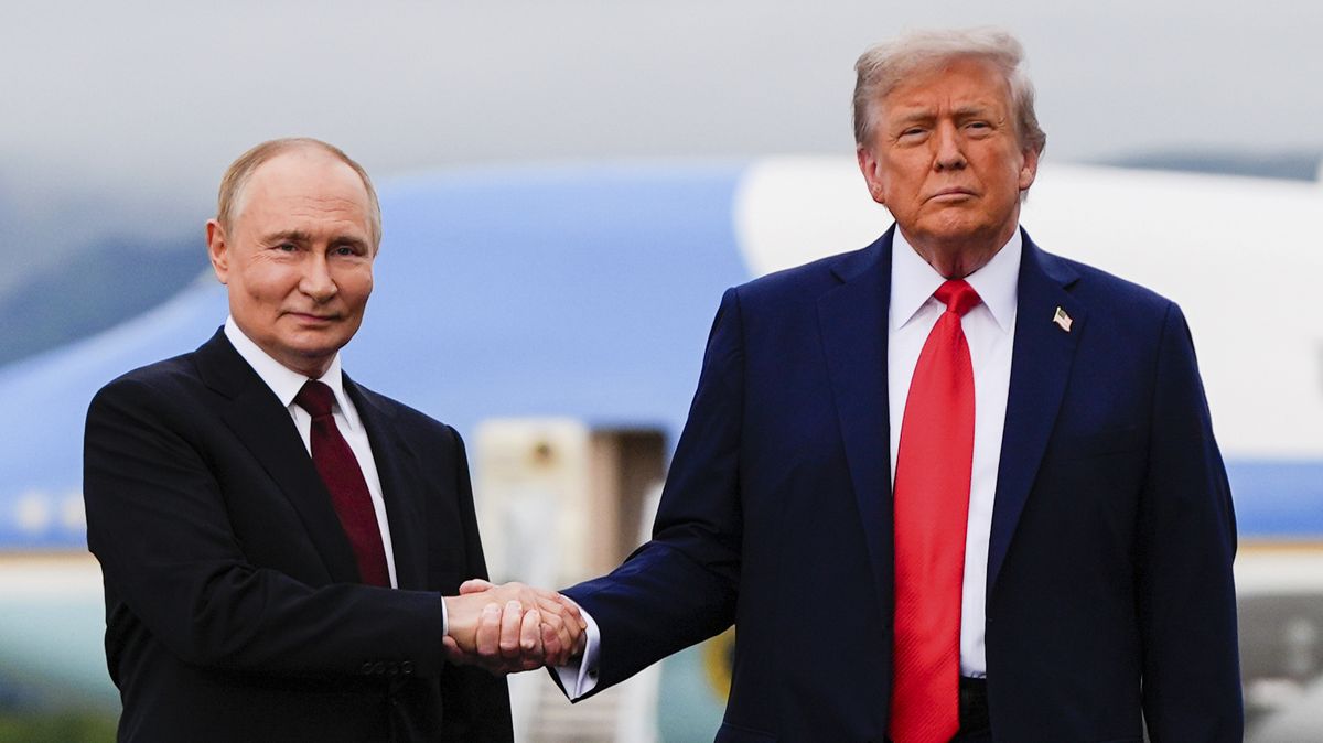Obrovská ostuda, více než nechutné! pustil se Hašek do setkání Trumpa s Putinem