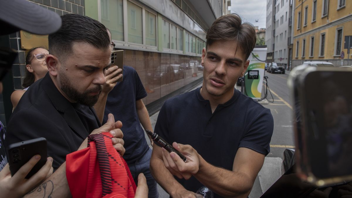 Švýcarský mladík přišel do AC Milán za téměř miliardu