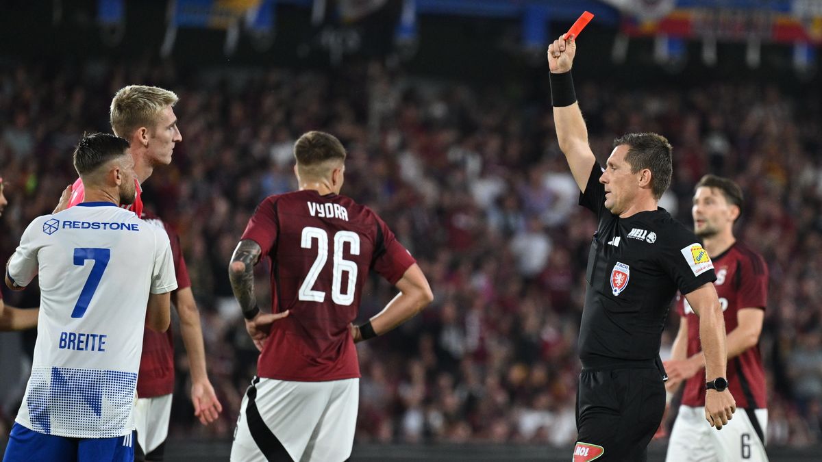 FOTBAL ONLINE: Sparta udeřila, Sigma dohrává na Letné v deseti! Východočeské derby vítěze nenašlo