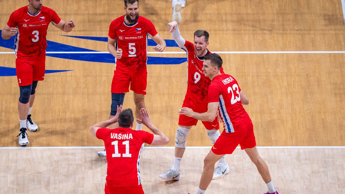 VOLEJBAL ONLINE: Strhující bitva Česka s Polskem o bronz, třetí set jde do napínavé koncovky 