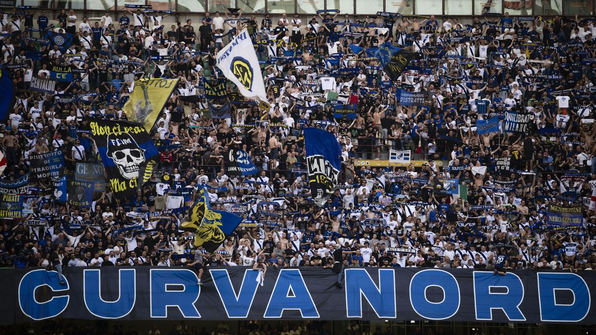 Napjatá atmosféra na San Siru. Fanoušci Interu bojují s vedením klubu