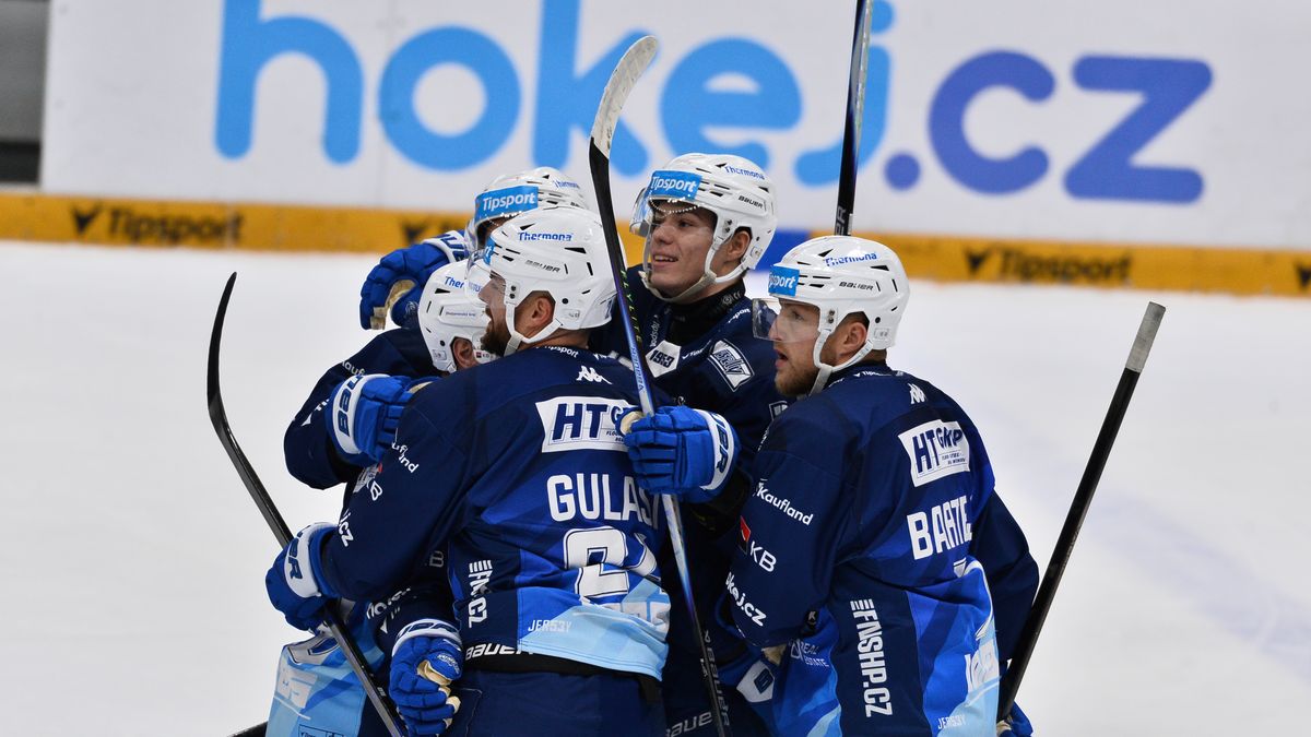 HOKEJ ONLINE: V repríze finále udeřila jako první Kometa. Liberec srovnal na Spartě, Třinec vede