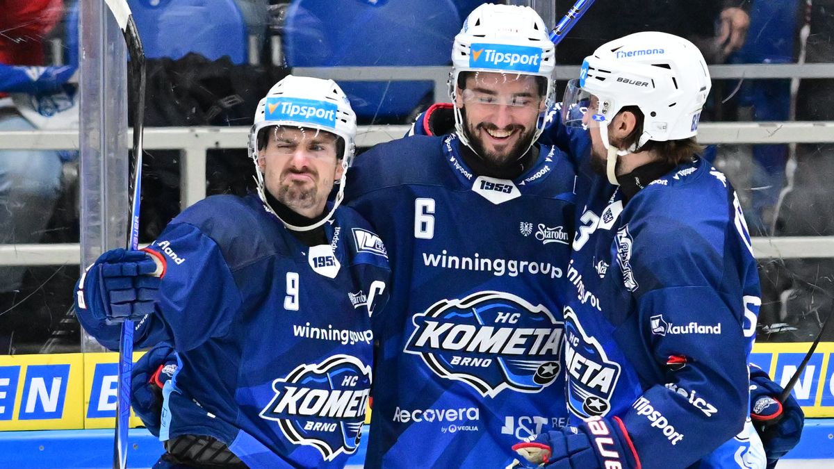 Kometa dál vládne extralize. Sparta padla, Pardubice poprvé uspěly venku
