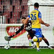 Tepličtí Daniel Danihel a brankář Richard Ludha
