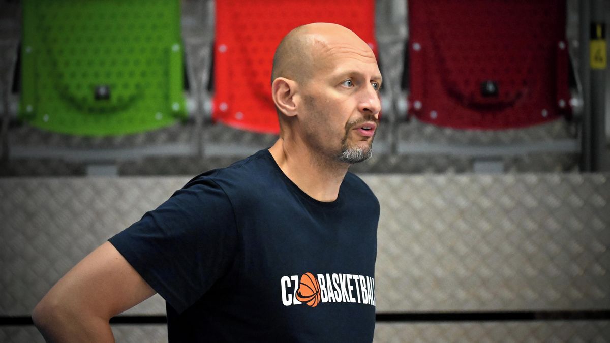 Bartoňova první nominace. Nechybí esa z Barcelony ani mladíci