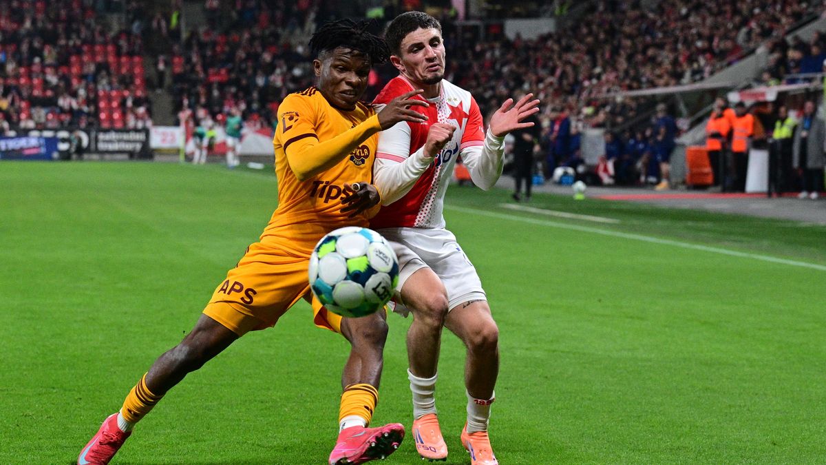 V Edenu kmitala budoucí posila. Zajímavý materiál, kývl kouč. Slavia ale bude řešit přetlak