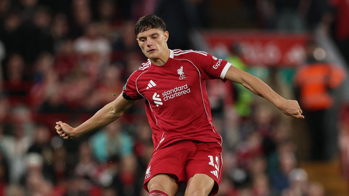 Italský stoper Leoni se při debutu za Liverpool zranil a chybět bude měsíce