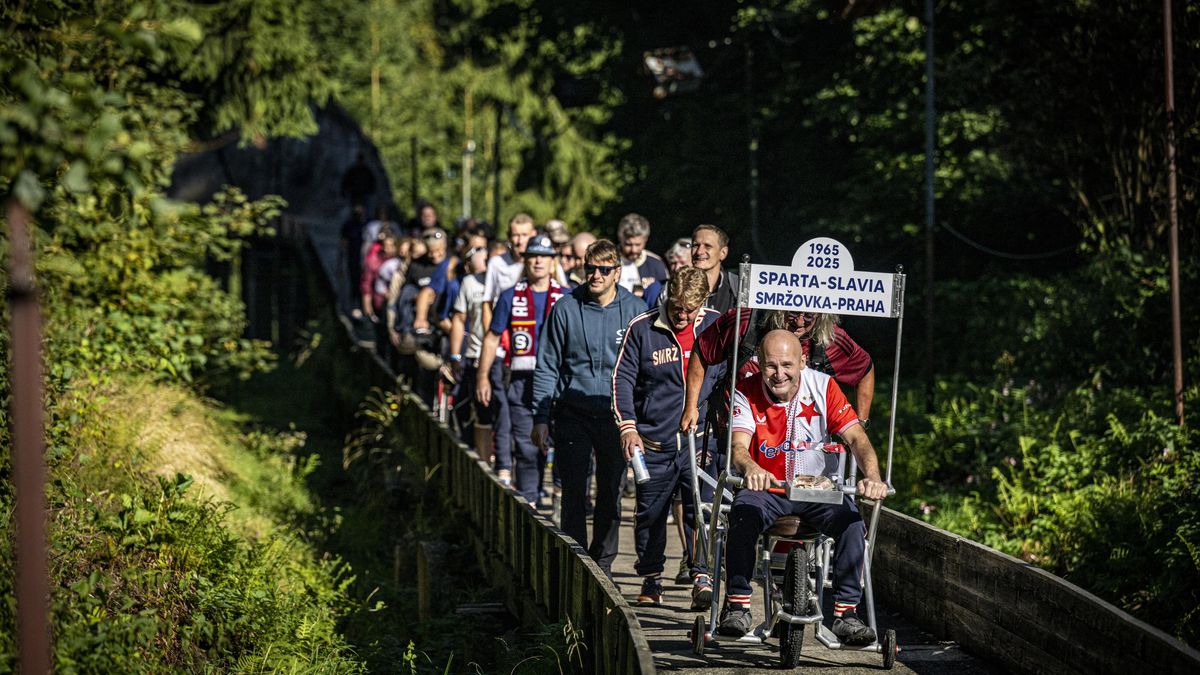 Na derby pražských S na trakaři! Sparťan veze slávistu a naopak, lidé je hostí řízky a salátem