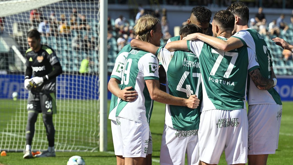 FOTBAL ONLINE: Bohemians vyhráli derby, Slavia míří do Liberce