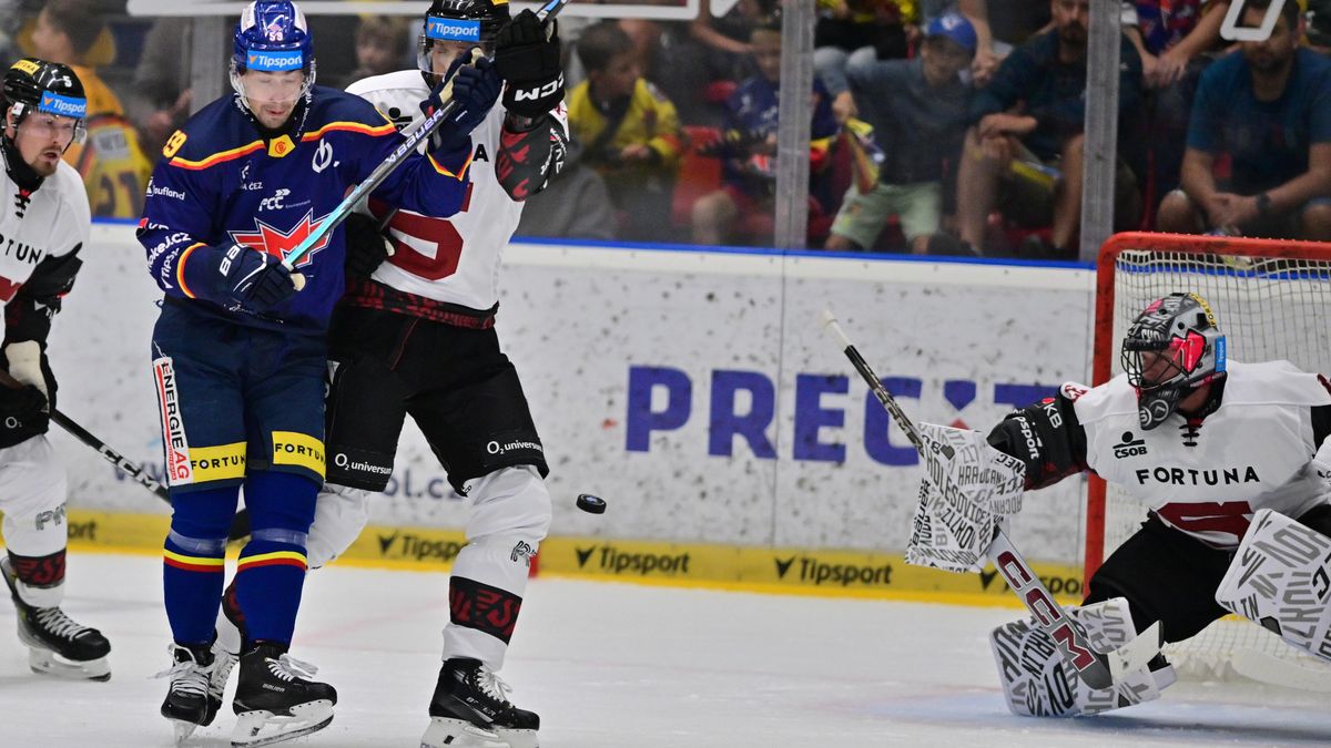HOKEJ ONLINE: Videomomenty. Sparta vyrovnává! Pysyk dává první branku v extralize, Klepiš přihrával