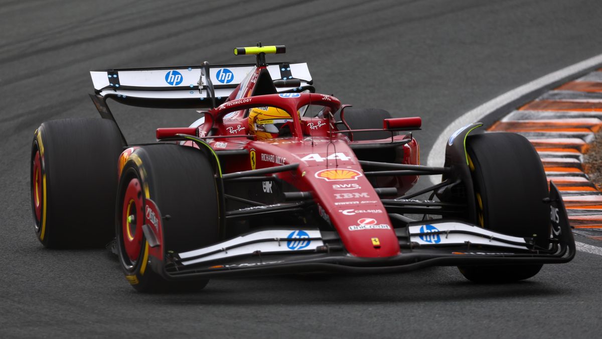 První trénink patřil Ferrari, vyhrál Hamilton před Leclercem