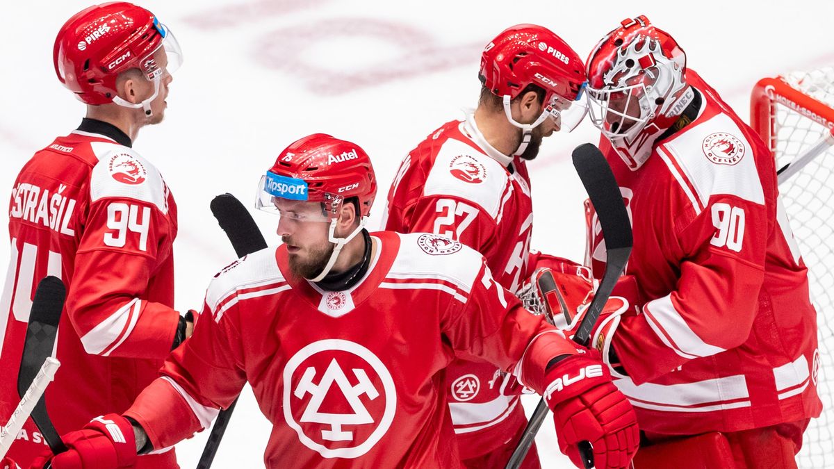 HOKEJ ONLINE: Třinec hostí outsidera. Kometa začíná s Litvínovem, derby v Pardubicích
