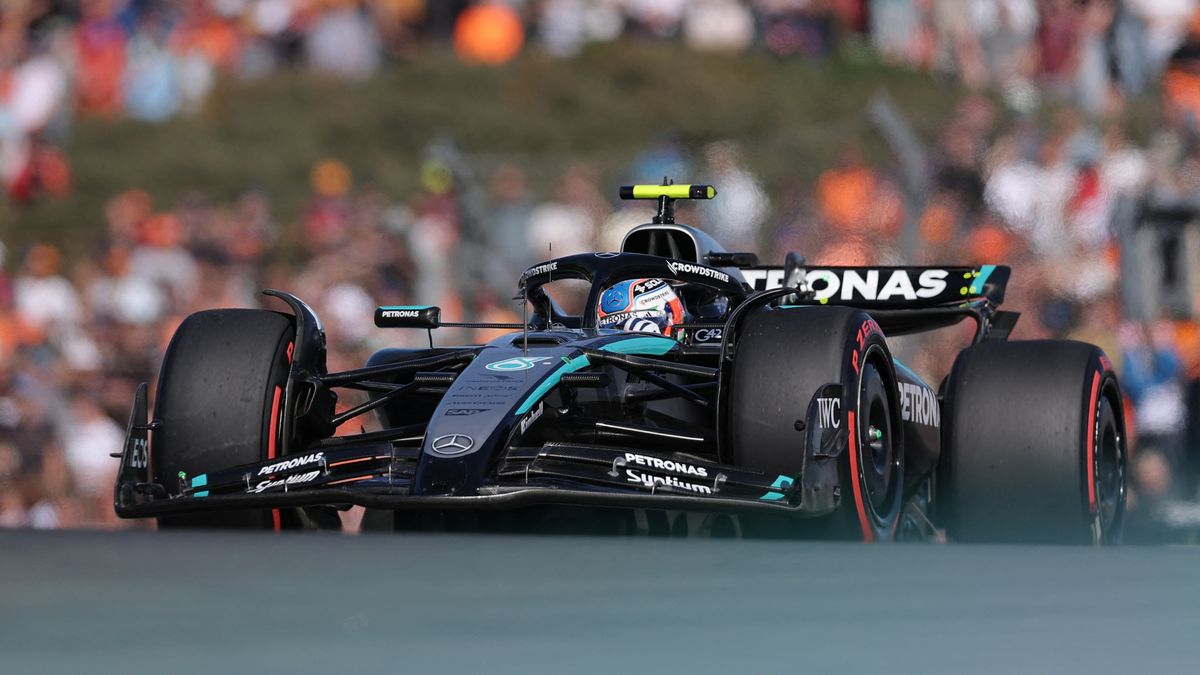 Mercedes na příští rok jezdce měnit nebude, oznámil šéf týmu. Smlouvy ale ještě nemají