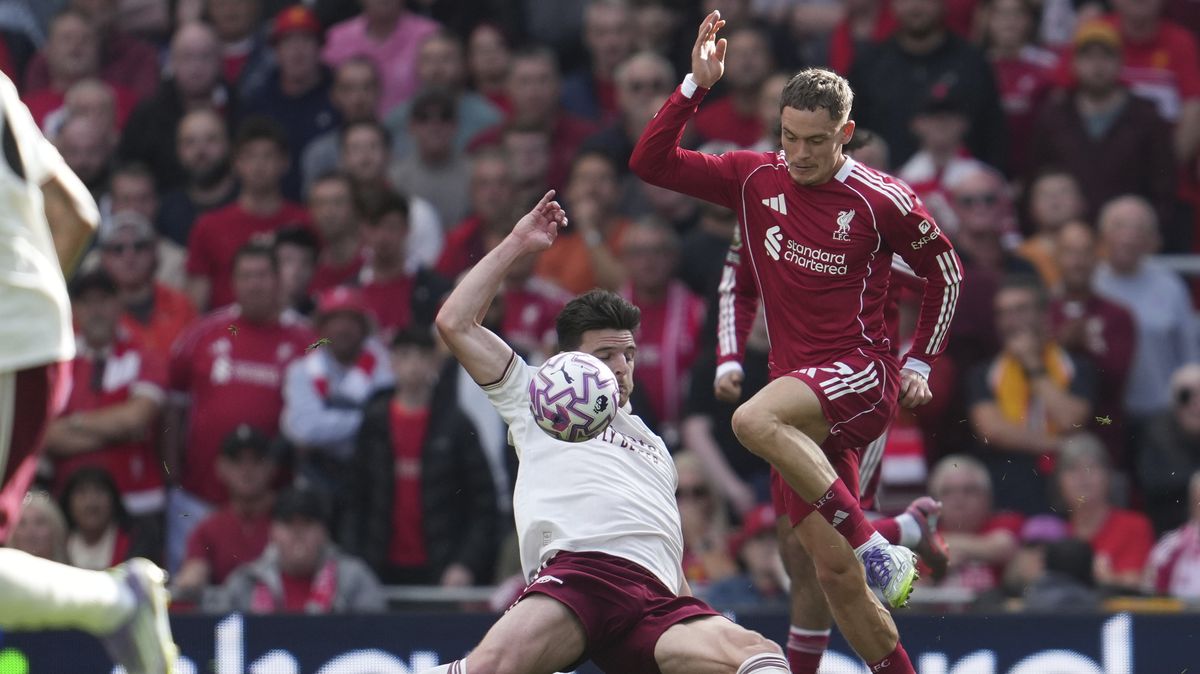 Fotbalové kluby v létě utratily za mezinárodní přestupy téměř 209 miliard korun