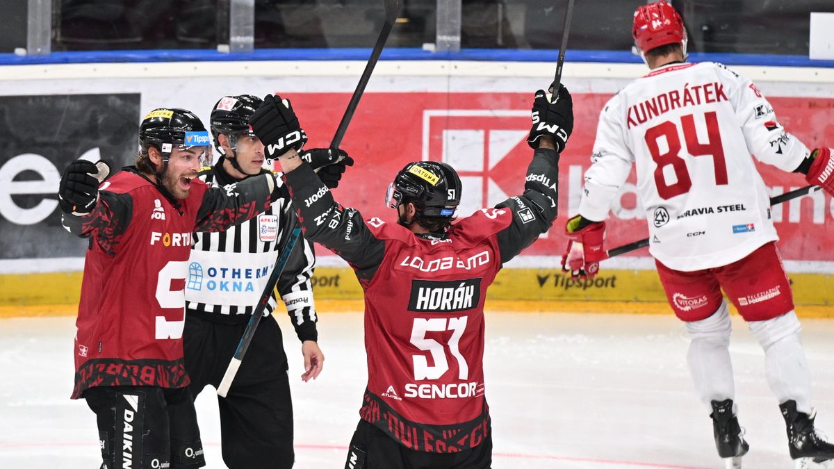 HOKEJ ONLINE: Sparta ve šlágru znovu udeřila! Komplikace pro Pardubice, Kometa slaví