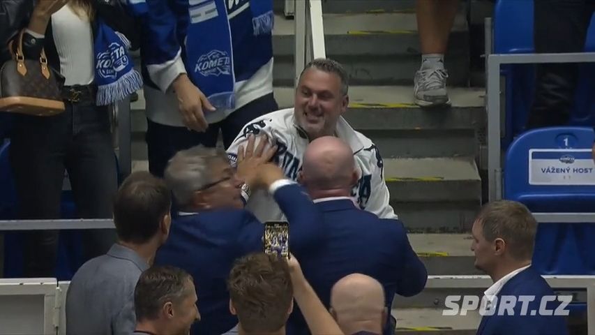 ZAOSTŘENO NA EXTRALIGU: Úplný pitomec, odsoudil Antoš fanouška Komety. Tvrdě kritizuje Grosse i pořadatele