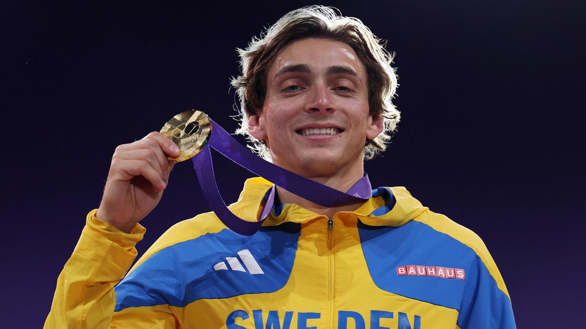 Jiný než Bolt, vyrovnanější než Bubka, říká o Duplantisovi manažer. Švéd vysvětlil své gesto