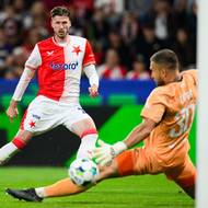 Lukáš Vorlický ze Slavie Praha střílí gól na 2:1 během utkání 8. kola Chance Ligy, SK Slavia Praha - MFK Karviná