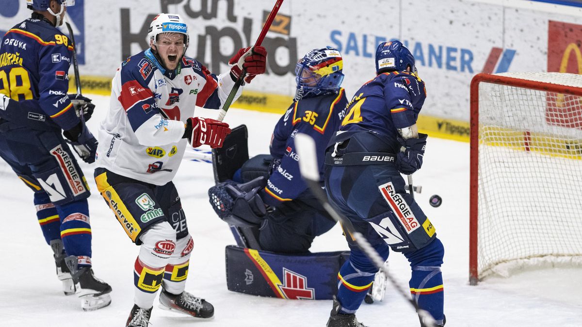 HOKEJ ONLINE: Pardubice vedou, udeřila i Kometa. Sparta v akci