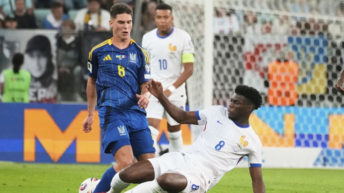 Šílené záběry. Ruský dron zasáhl dům, ve kterém se nacházela rodina ukrajinského fotbalisty