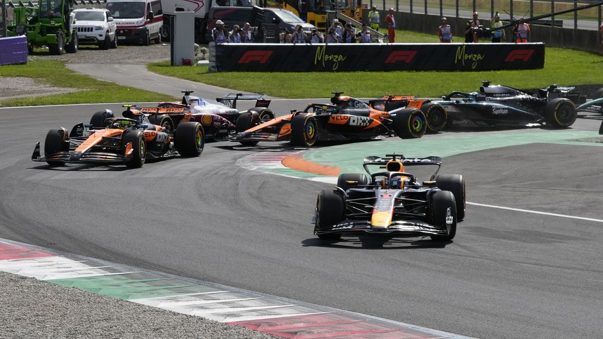 FORMULE ONLINE: Norris chvíli vedl , Verstappen je ale opět před ním, dává jedno nejrychlejší kolo za druhým