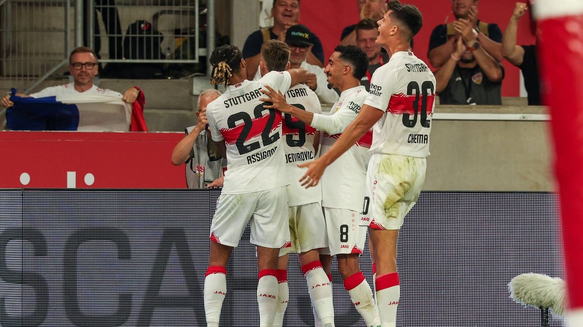 Fotbalisté Stuttgartu připravili St. Pauli v německé lize první porážku