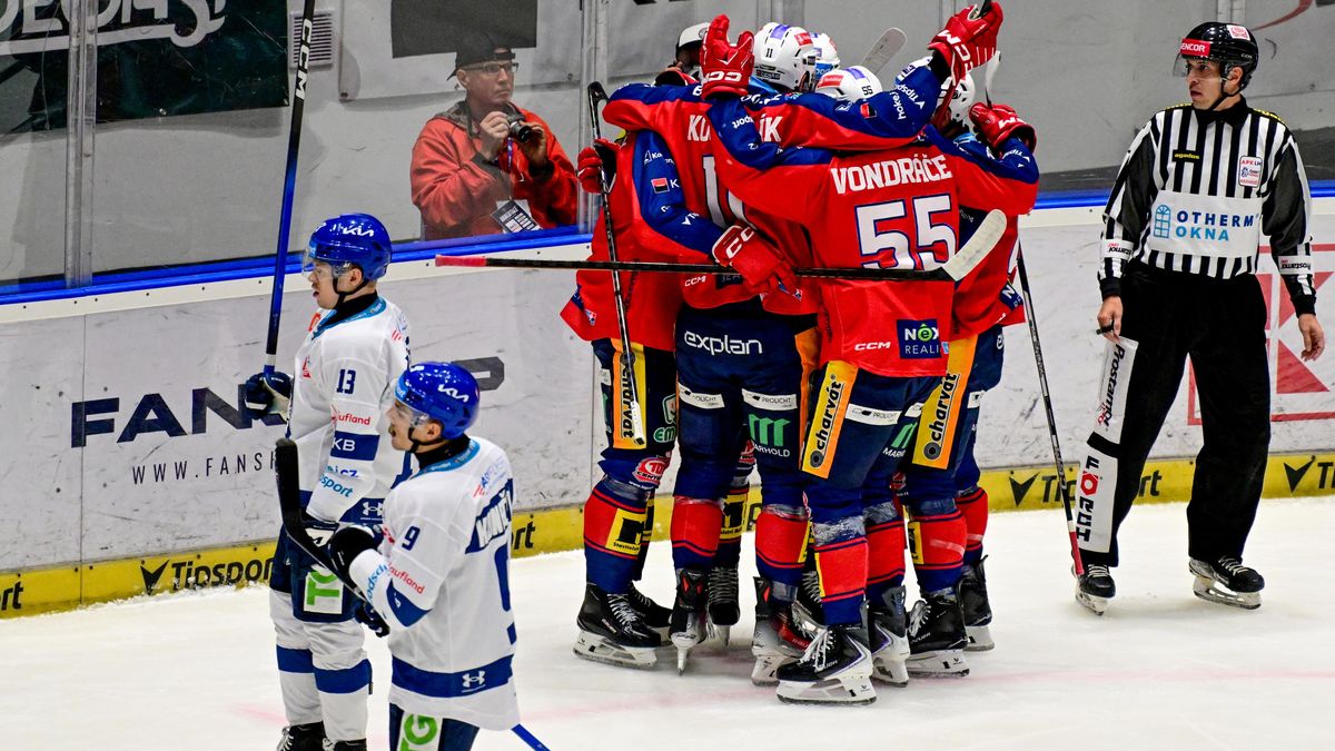 HOKEJ ONLINE: Pardubice školí Kladno! Sparta ztrácí, Kometa hájí první místo