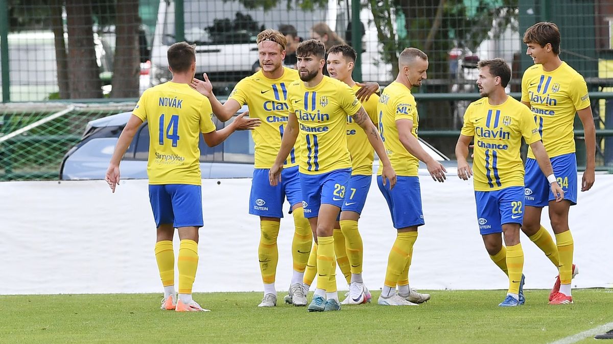 Fotbalisté Opavy remizovali ve druhé lize na hřišti Slavie B a jsou třetí
