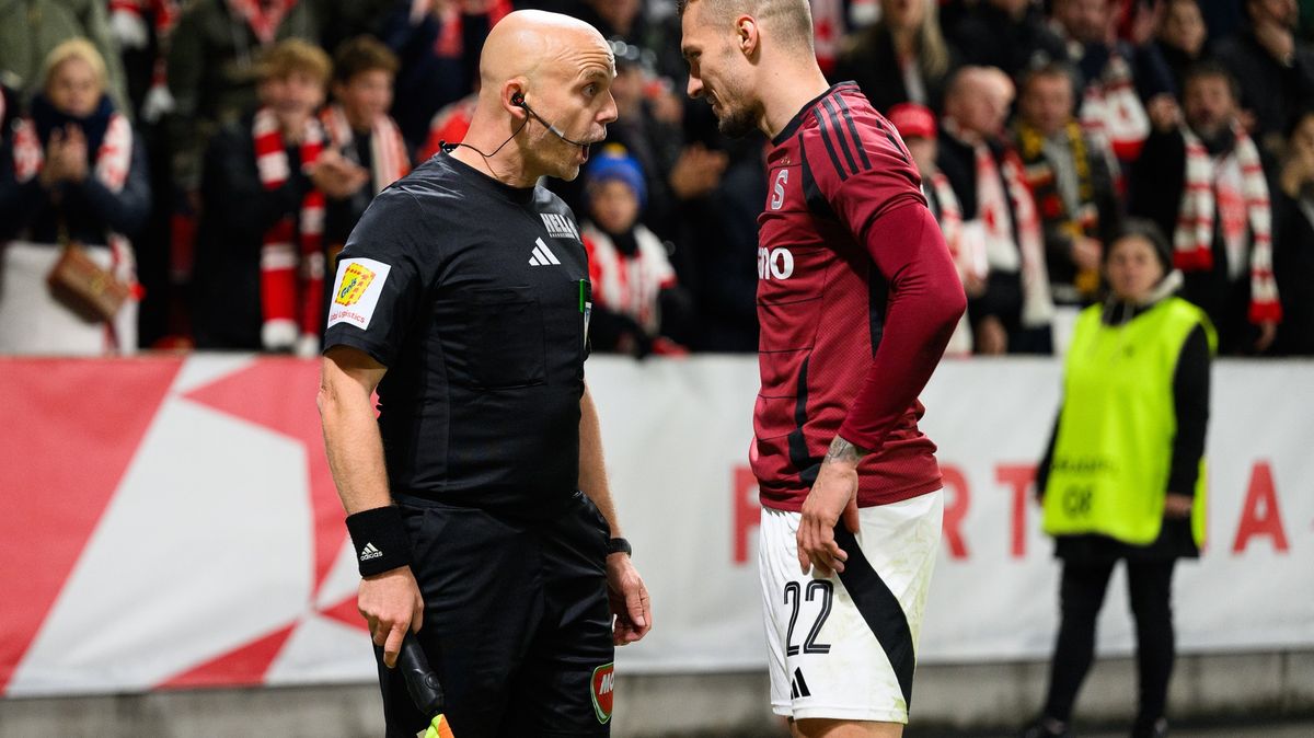 Nejzkušenější asistent v historii ligy. Paták o krutém startu kariéry, rekordu i oblíbených stadionech