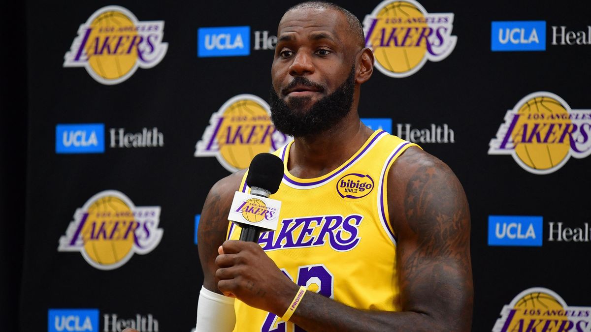 LeBron James na mladšího syna už čekat nebude
