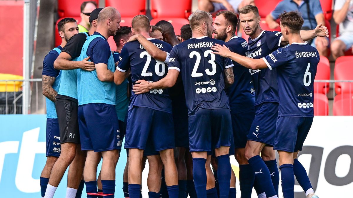 FOTBAL ONLINE: Zlín snižuje, Pardubice srovnávají. Karviná se ještě nevzdává 