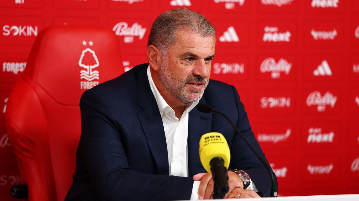 Budu muset vyhrát trofej hned první rok, abych se udržel ve funkci, žertoval nový kouč Nottinghamu