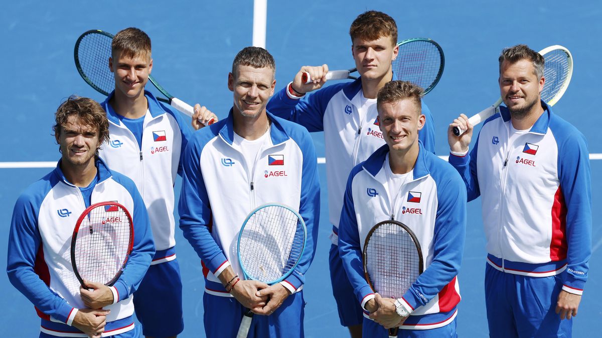 Čeští tenisté jdou do boje proti USA. O první bod zabojuje Lehečka