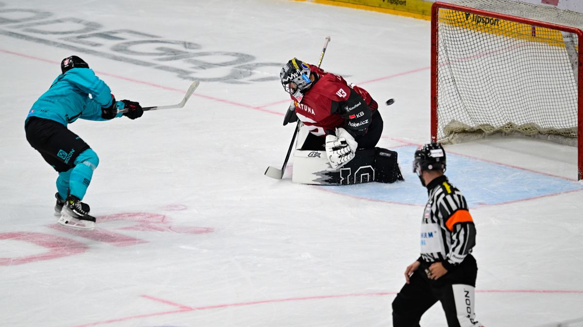 HOKEJ ONLINE: Pardubice prohrávají, Kometa zvýšila. Sparta znovu inkasovala, Litvínov řádí