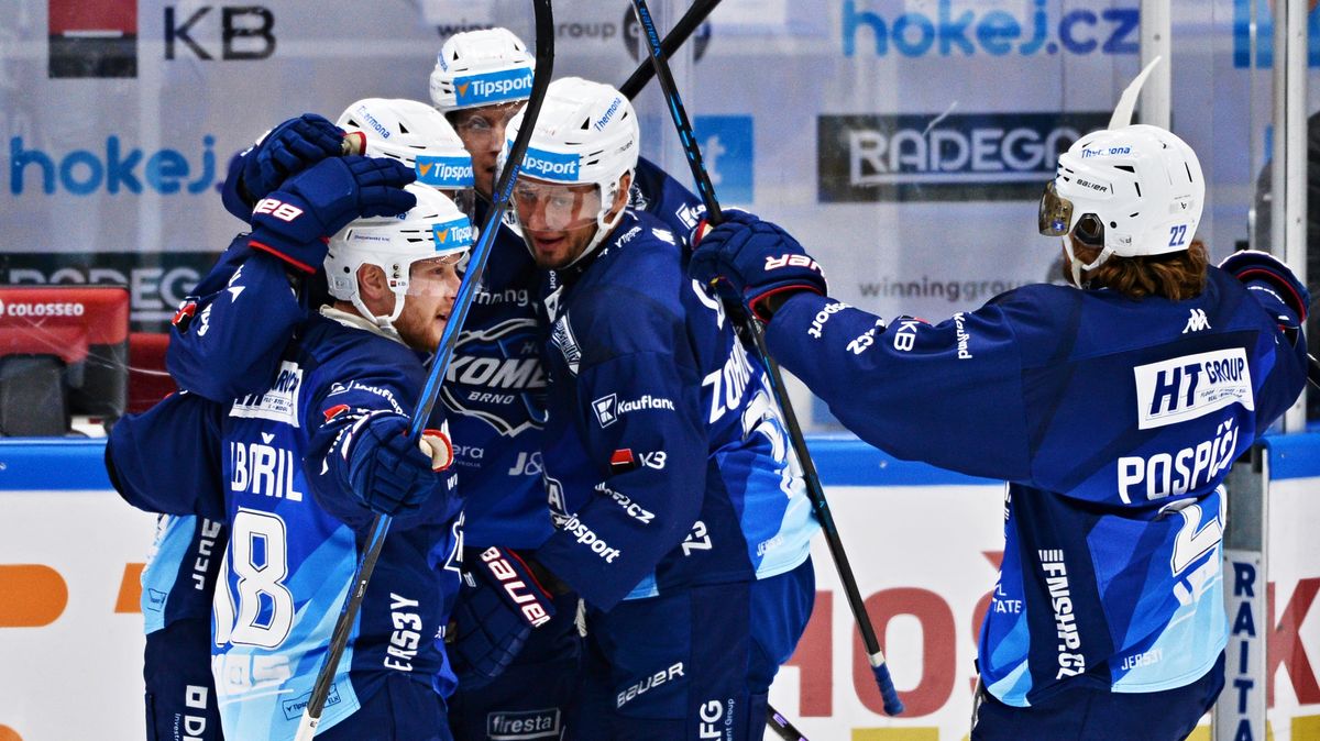 HOKEJ ONLINE: Kometa proti Spartě pevně vládne! Pardubice otáčí skóre