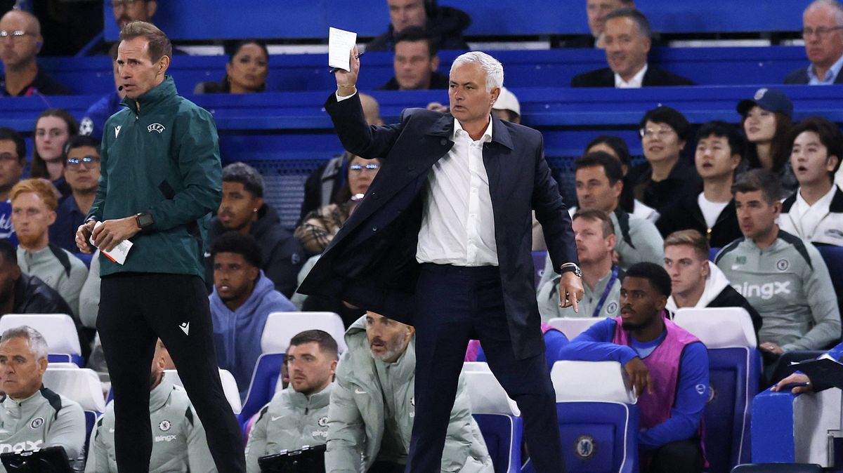 Hořký návrat si chtěl osladit. Zklamaný Mourinho žádal sušenky, dávný známý z Chelsea mu je dopřál
