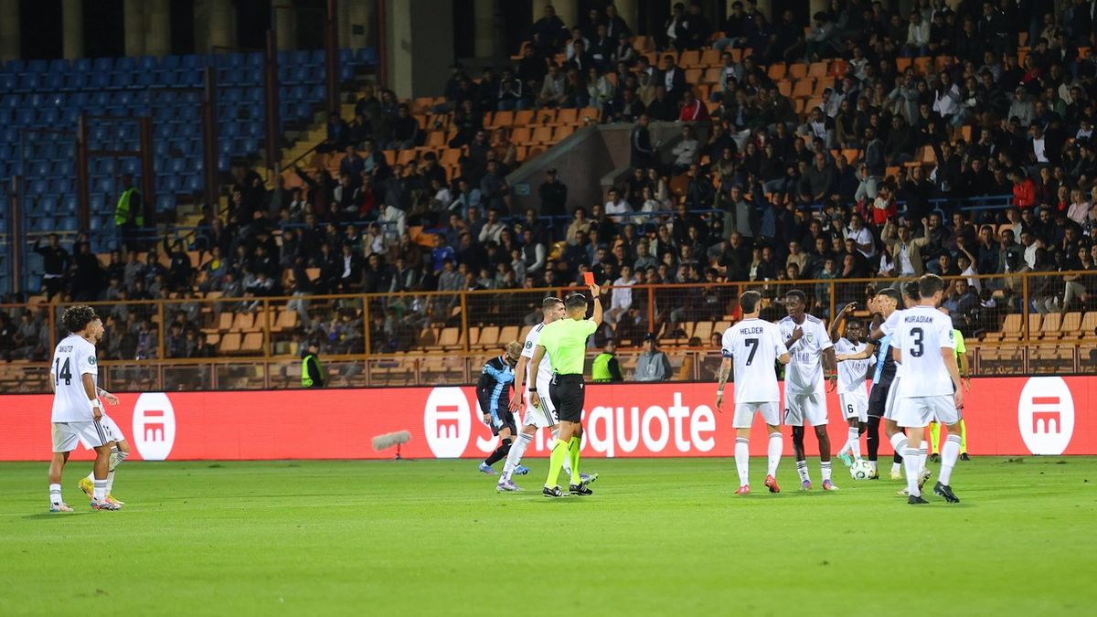 Rijeka před zápasem se Spartou nezvládla duel Konferenční ligy v Arménii