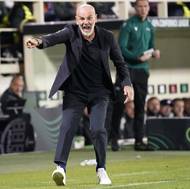 Emotivní kouč Fiorentiny Stefano Pioli