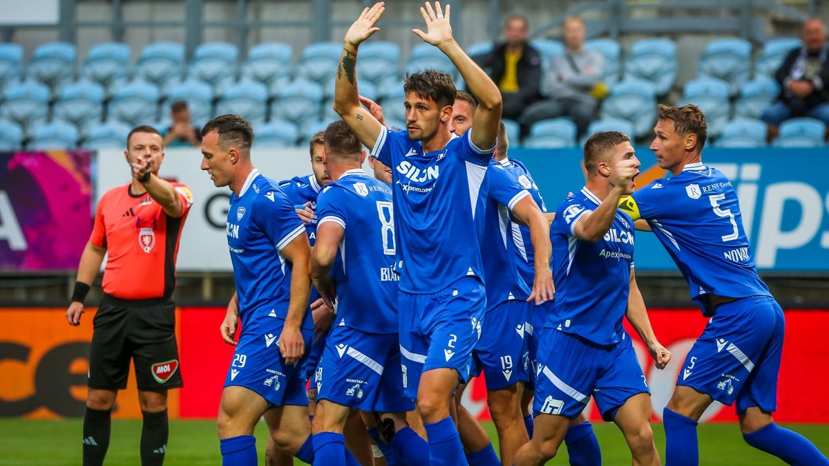 Fotbalisté Táborska rozdrtili Žižkov a nadále stíhají Zbrojovku