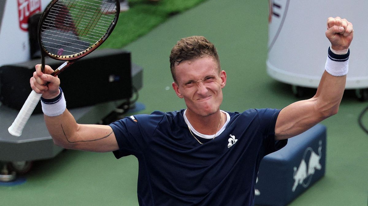 Lehečka zůstává českou jedničkou, Siniaková ve čtyřhře vládne světu