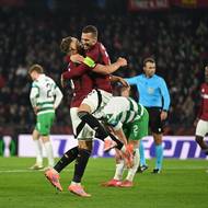 Jan Kuchta s Lukášem Haraslínem zařídili čtvrtou branku Sparty.