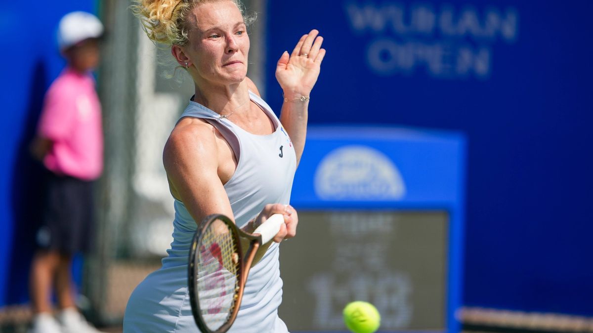 TENIS ONLINE: Urputná bitva hned od prvních okamžiků, Siniaková bojuje o čtvrtfinále. Na kurt se chystá i Nosková