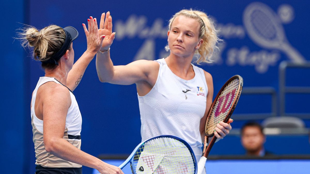 Siniaková má další titul ze čtyřhry! S Hunterovou ovládly turnaj ve Wu-chanu