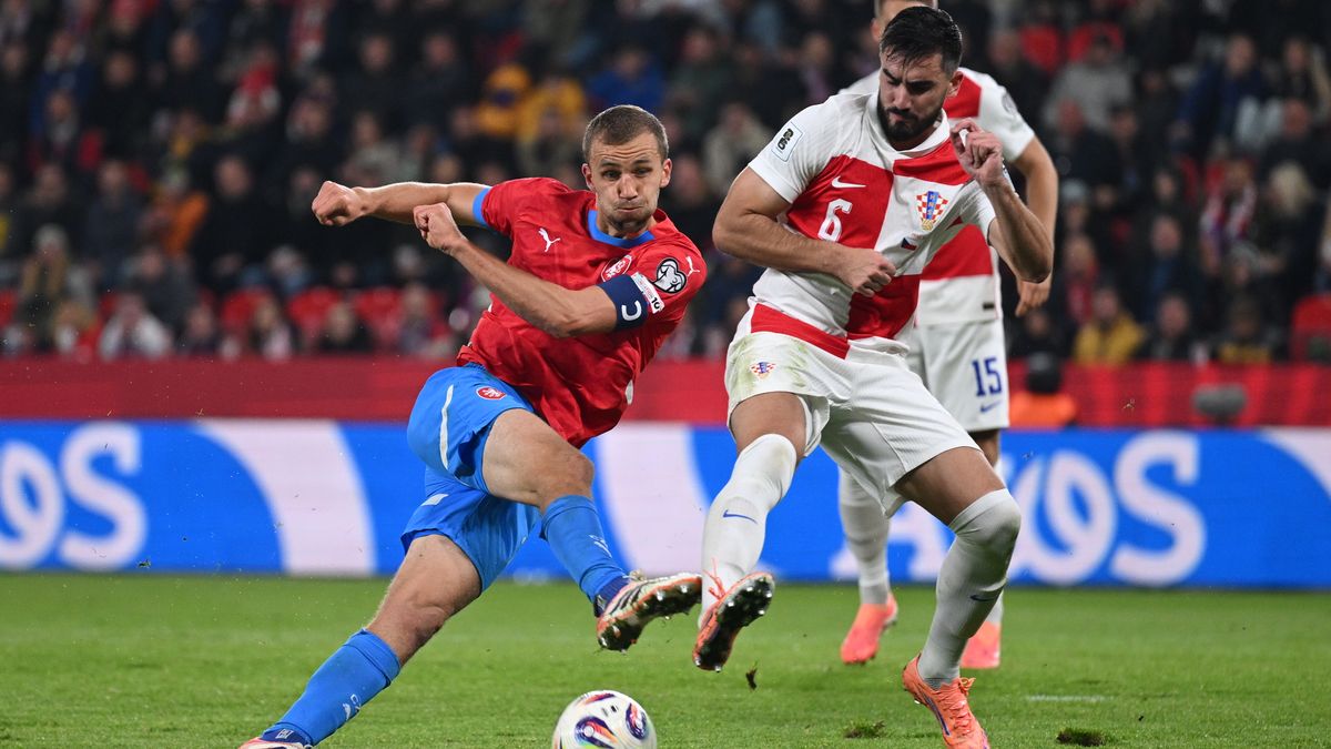 FOTBAL ONLINE: Češi se proti Chorvatům snaží o tlak. Zatím sympatický výkon