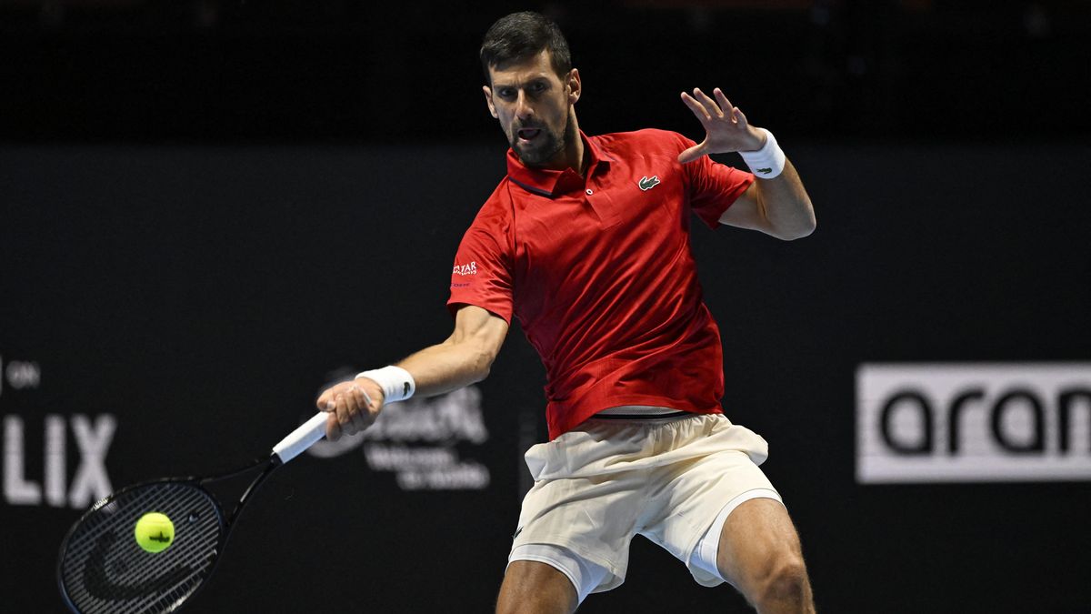 Djokovič osmnáctou účastí na Turnaji mistrů vyrovná Federerův rekord