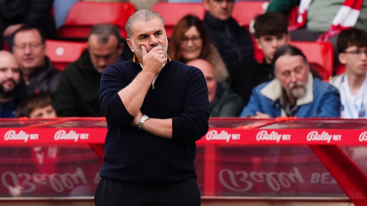 Bleskový padák. Postecoglou po 39 dnech skončil na lavičce Nottinghamu