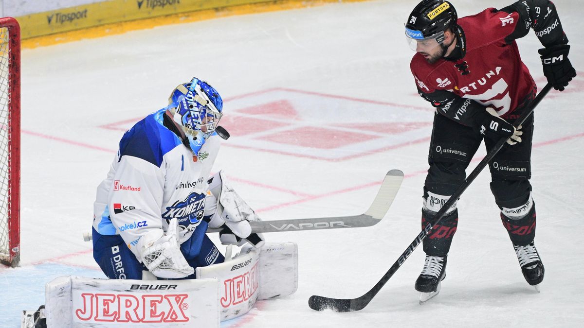 HOKEJ ONLINE: Sparta proti Kometě trefila tyč. První Třinec vede, Kladno s Jágrem dostalo další gól, bitka v Boleslavi