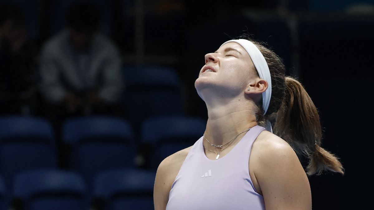 TENIS ONLINE: Muchová v problémech, do rozhodující sady nevstoupila dobře. Nosková je v semifinále