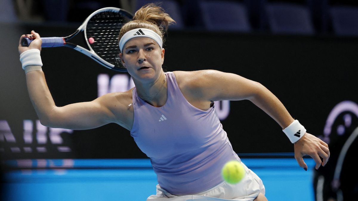 Nosková nadělila ruské hvězdě kanára a je v semifinále. Muchová v Tokiu po dramatické bitvě končí
