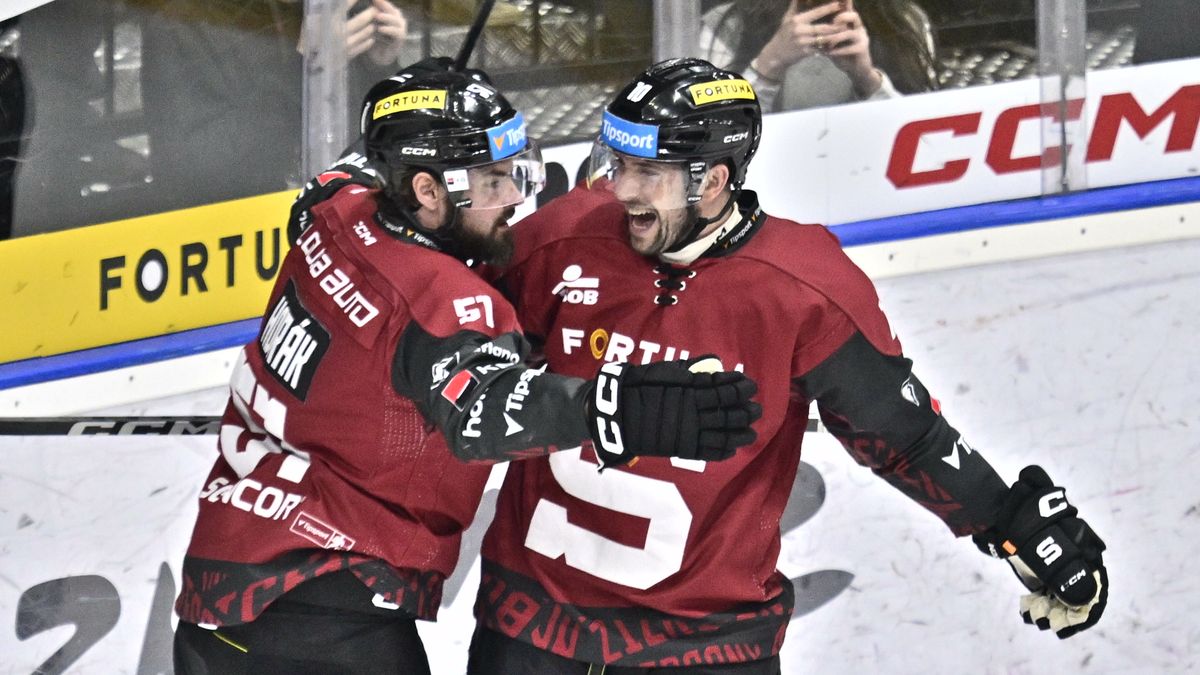 HOKEJ ONLINE: V bitvě gigantů našla Sparta odpověď na bleskovou trefu. Motor až napotřetí přežil úvod bez úhony